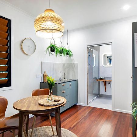 Airlie Beach Eco Cabins - Adults Only Екстер'єр фото