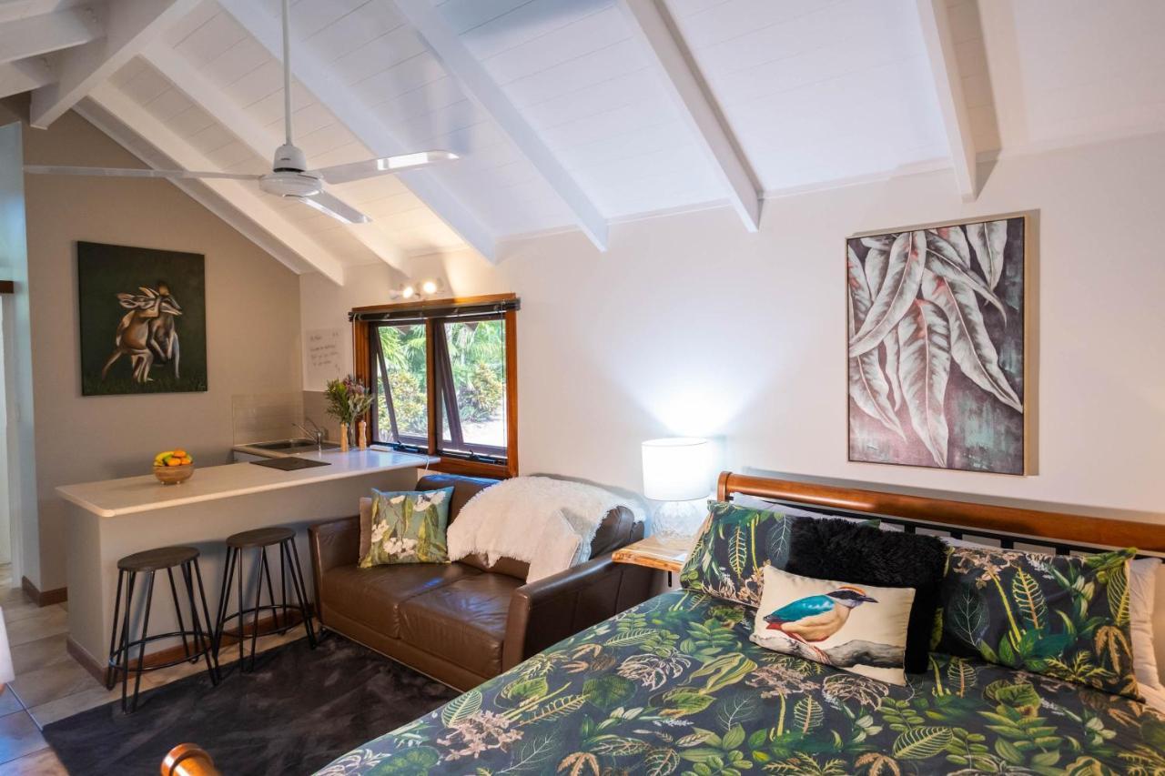 Airlie Beach Eco Cabins - Adults Only Екстер'єр фото