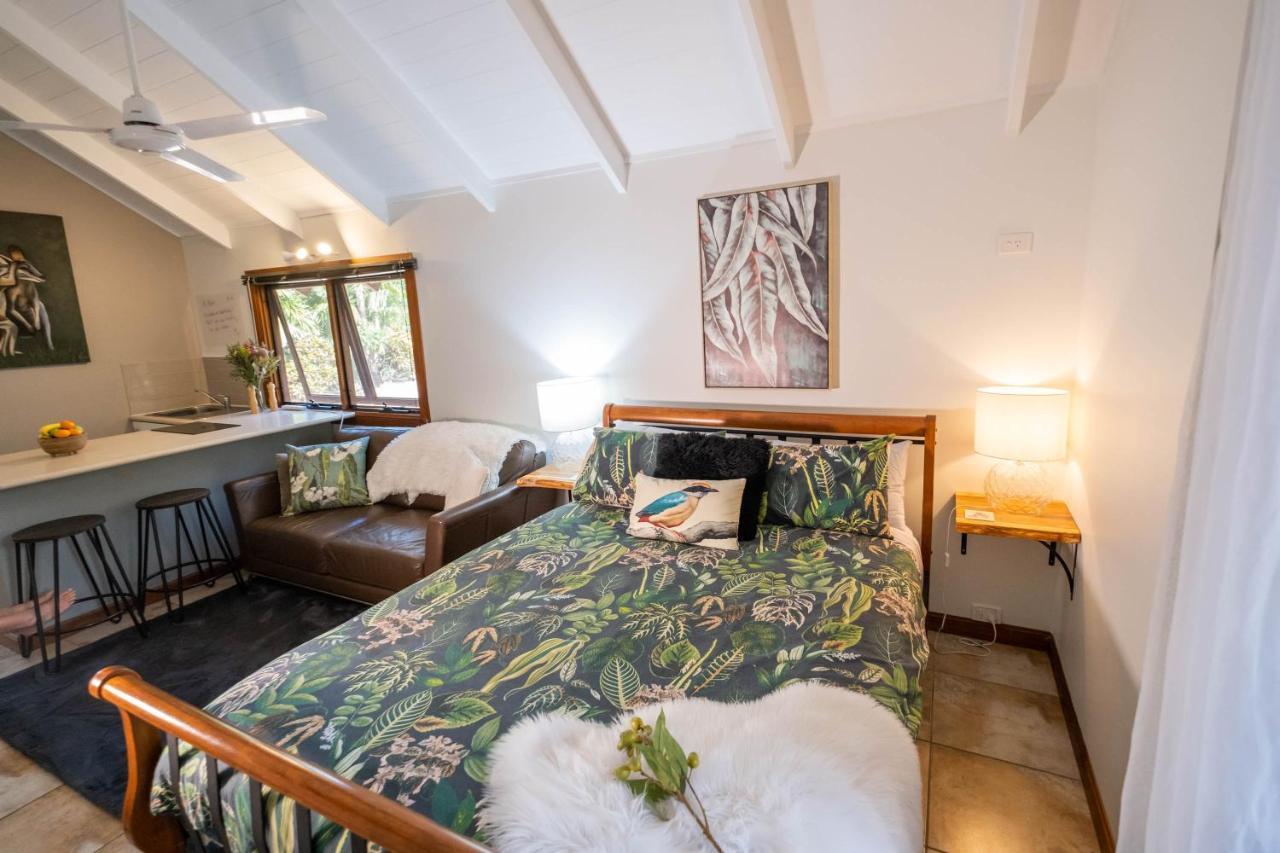 Airlie Beach Eco Cabins - Adults Only Екстер'єр фото