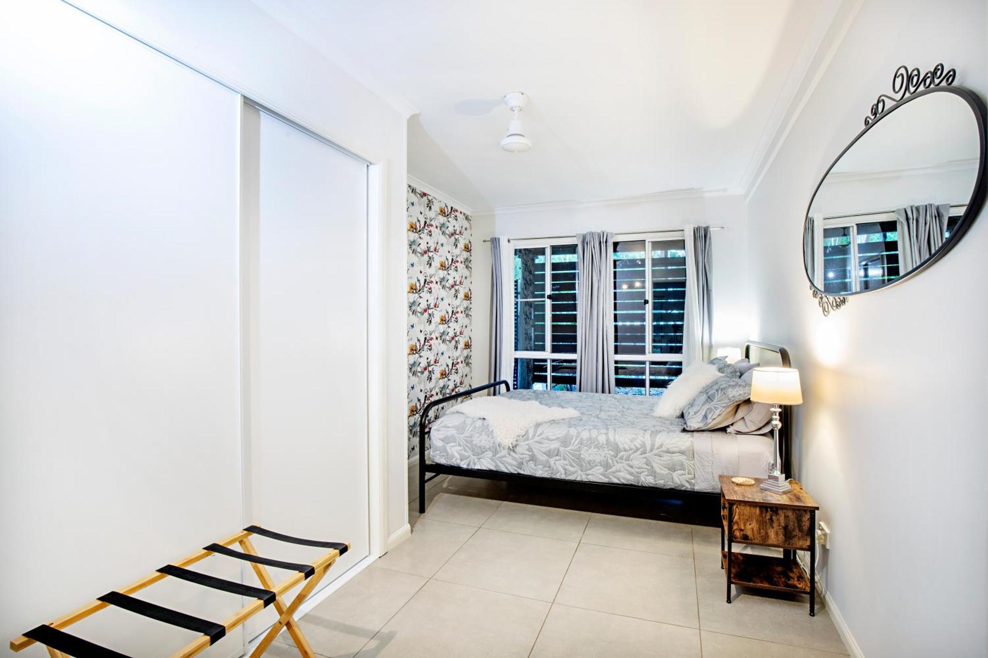 Airlie Beach Eco Cabins - Adults Only Екстер'єр фото