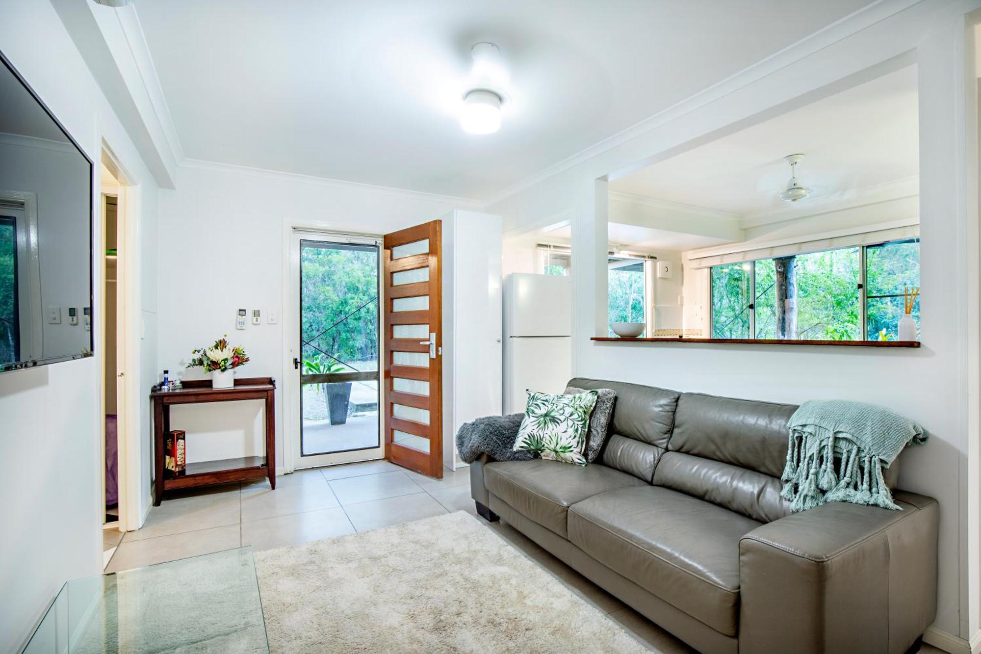 Airlie Beach Eco Cabins - Adults Only Екстер'єр фото
