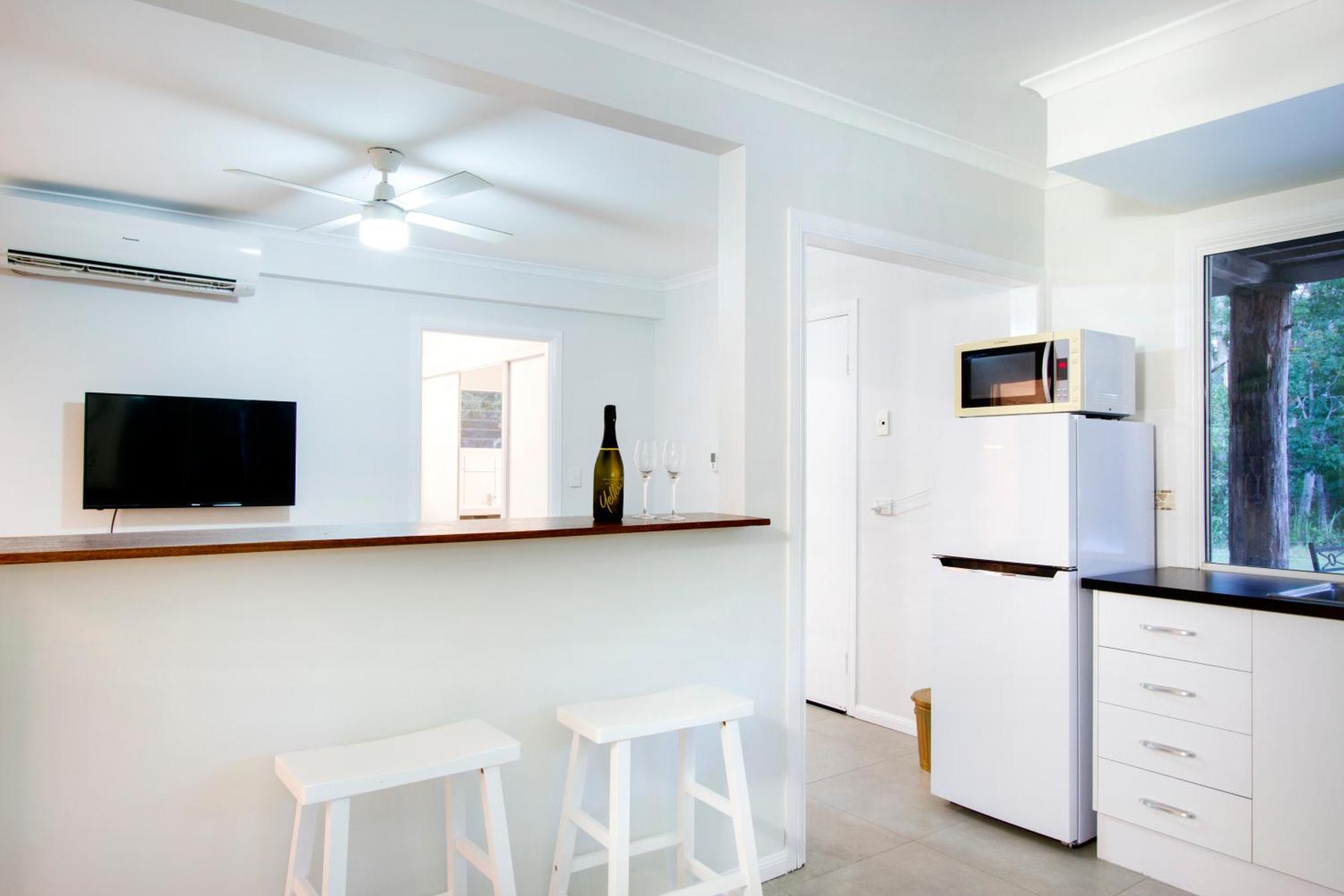 Airlie Beach Eco Cabins - Adults Only Екстер'єр фото