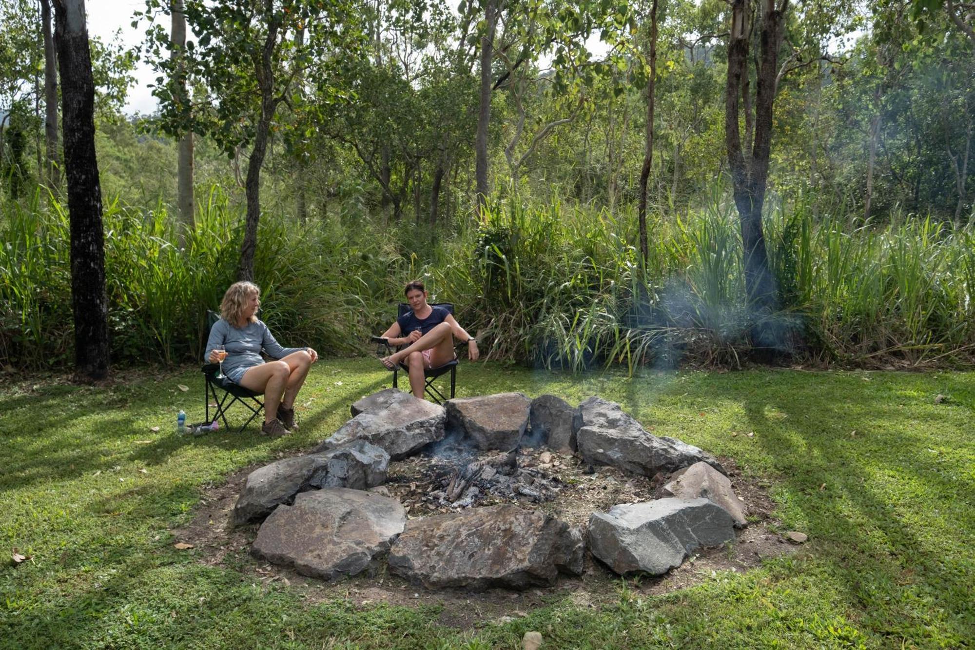 Airlie Beach Eco Cabins - Adults Only Екстер'єр фото